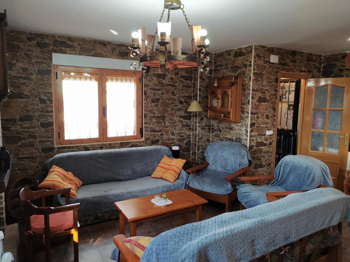 Casa Rural Mi Descanso Valdefuentes de Sangusín Exterior foto